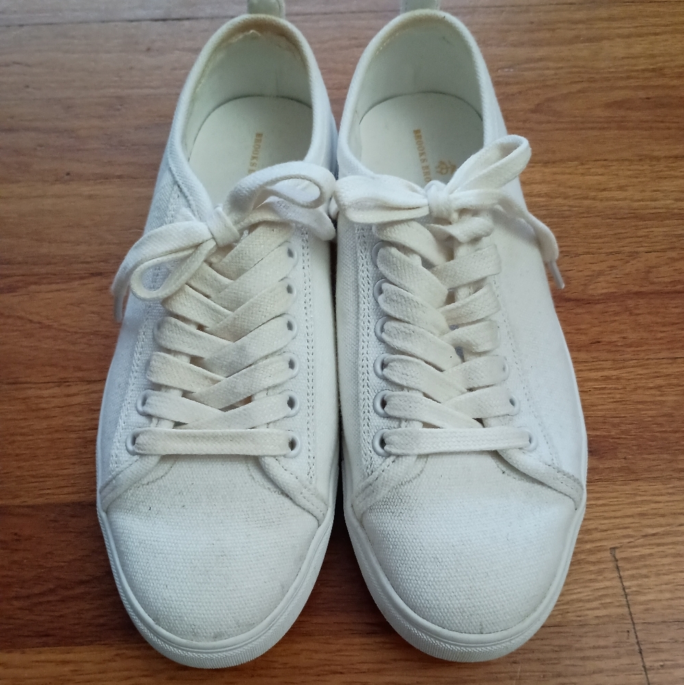 EUC Women's White Brooks Brothers Lace-Up Sneakers Walking Shoes 8